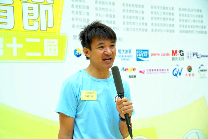 圖上：主禮嘉賓之一、前香港單車代表黃金寶先生