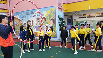 圖上： STEM 課堂