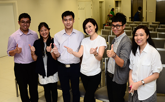 講座嘉賓： - 本港著名藝人、尊子創作坊創辦人張可頤小姐(Maggie) - 精神科專科醫生張漢奇｜讚好互動
