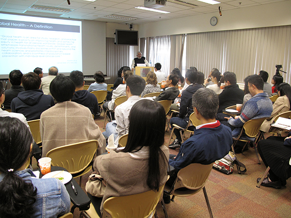圖上：在3月初午間舉行的「賽馬會公共衛生及基層醫療學院十五周年 傑出學者講座系列」，