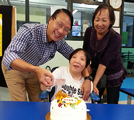 這所校園，在教育上踏盡了刺腳的彎路，它曾因主｜讚好人物